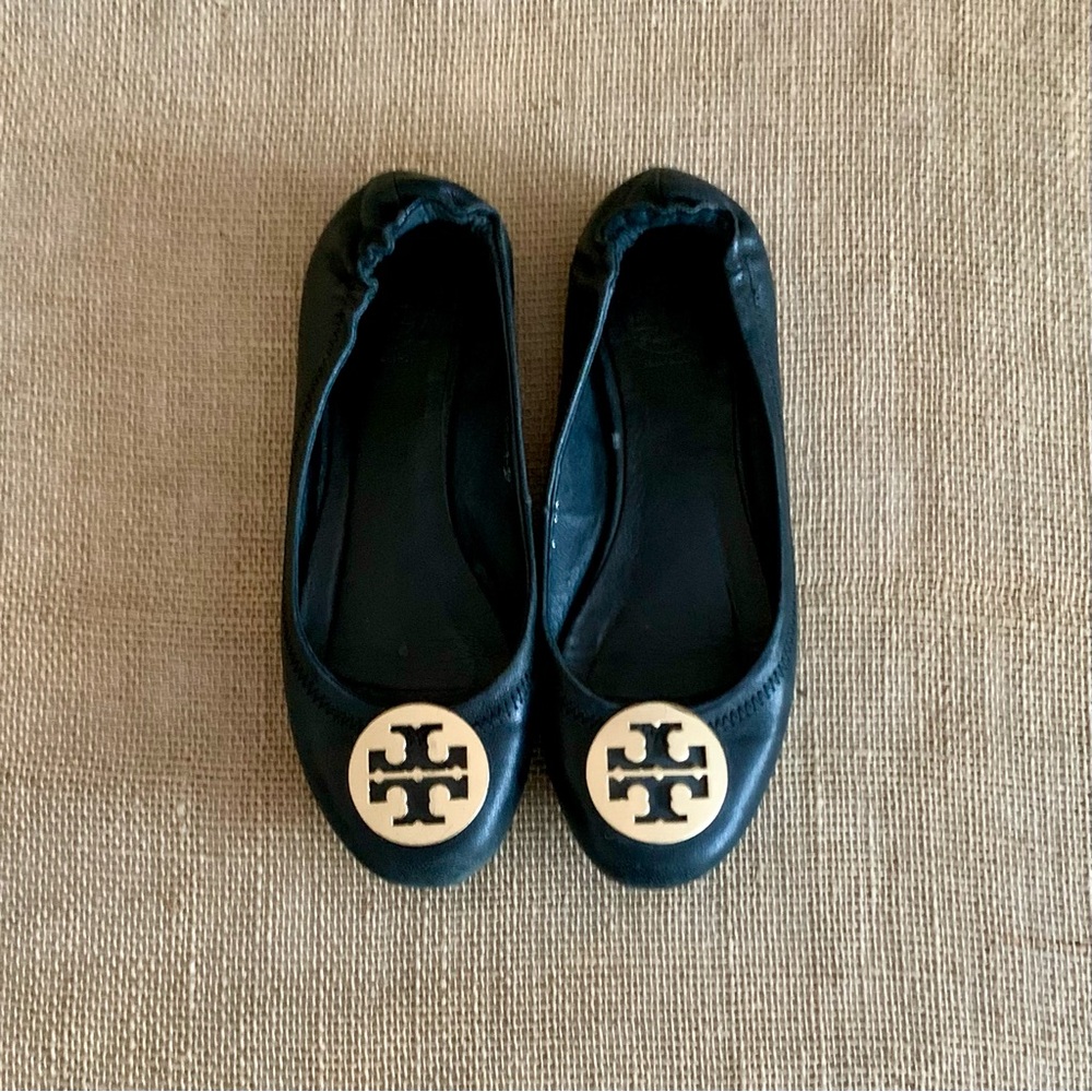TORY BURCH Minnie Black Leather Ballet Flats Gold Metal Double “T” Size 7 (38)